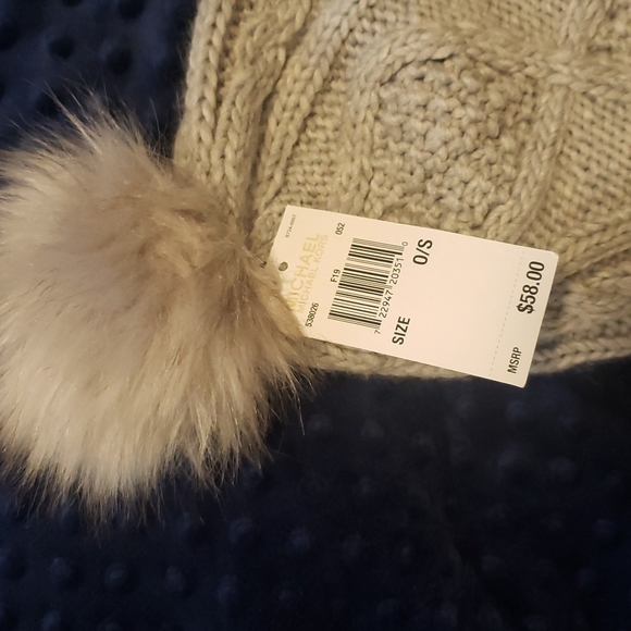 NWT Michael Kors Women's Hat - Picture 2 of 4